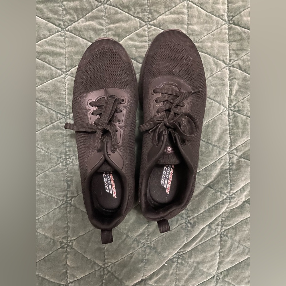 Skechers bobs memory foam black sneakers 8.5